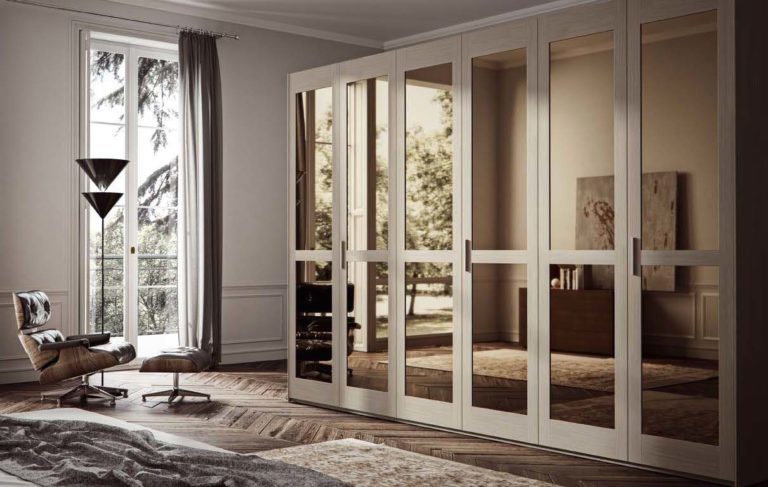 Шкафы со зеркальными фасадами