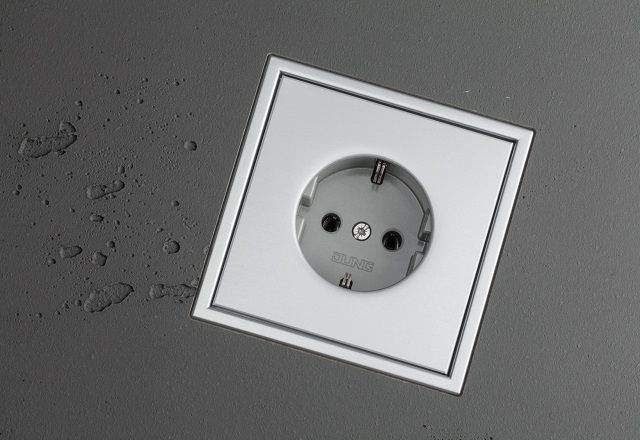 ТИП МОНТАЖА - Розетки / Выключатели заподлицо со стеной