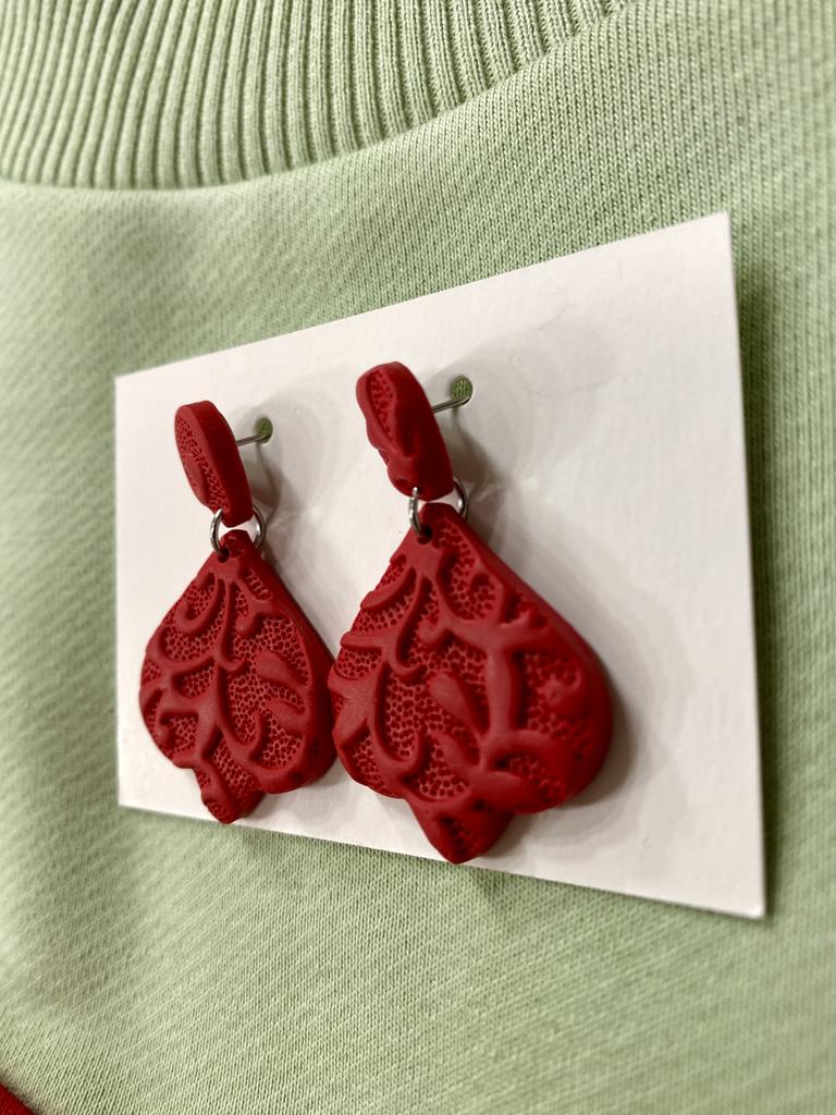 Серьги Бутоны резные красные