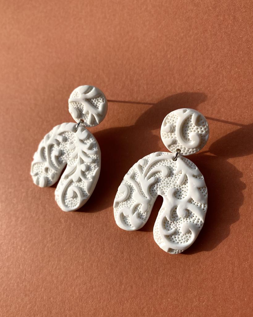 Серьги «Белое кружево» подковки