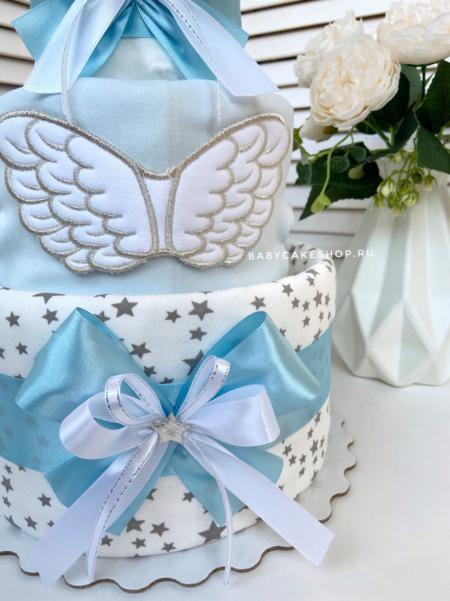 Торт из памперсов подгузников для мальчика «Ангел»