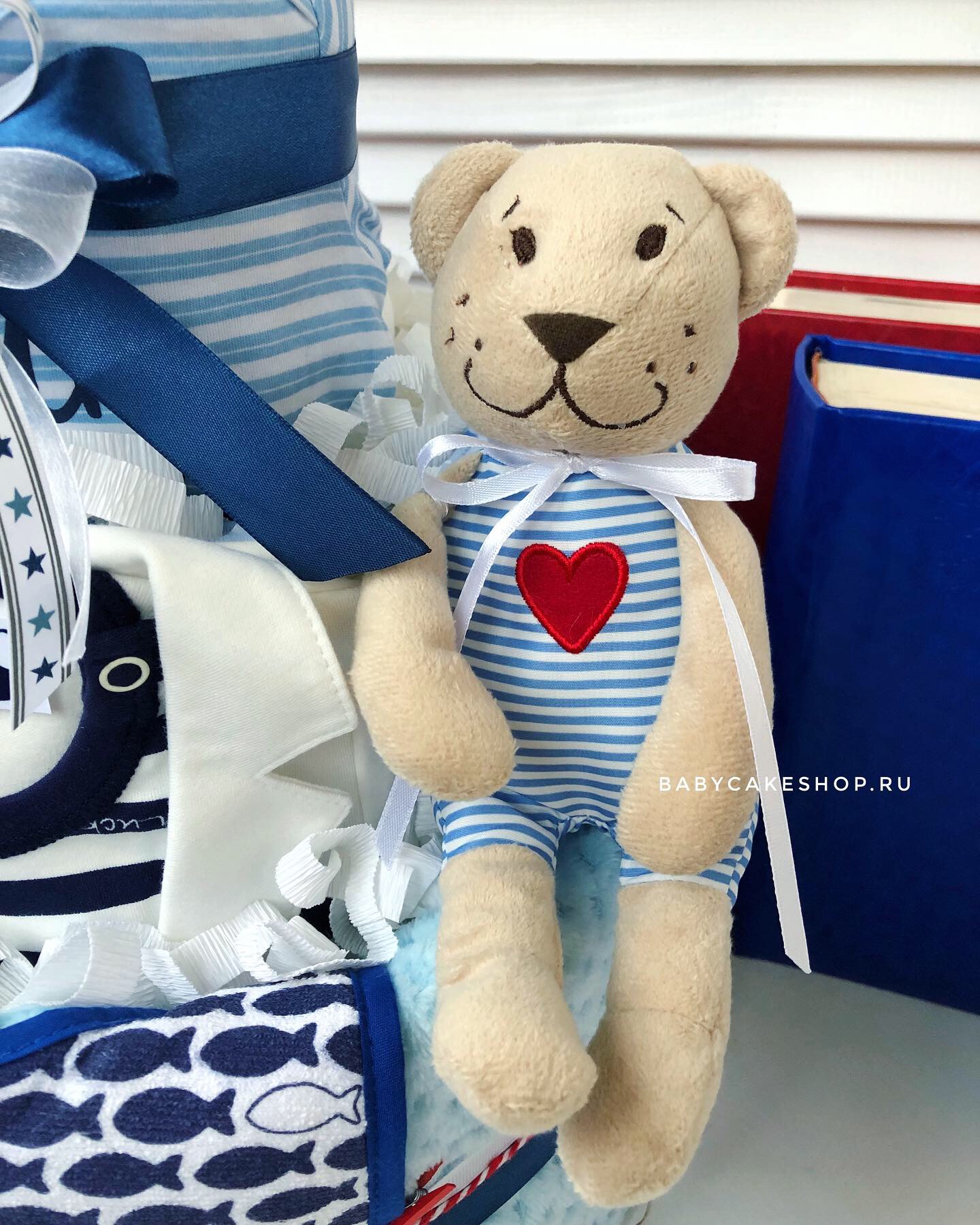 Торт из памперсов подгузников для мальчика «Морячок»