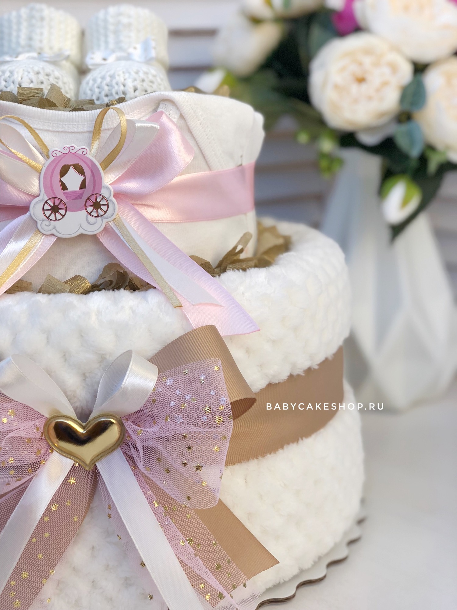 Торт из памперсов подгузников для девочки с пледом «Принцесса»