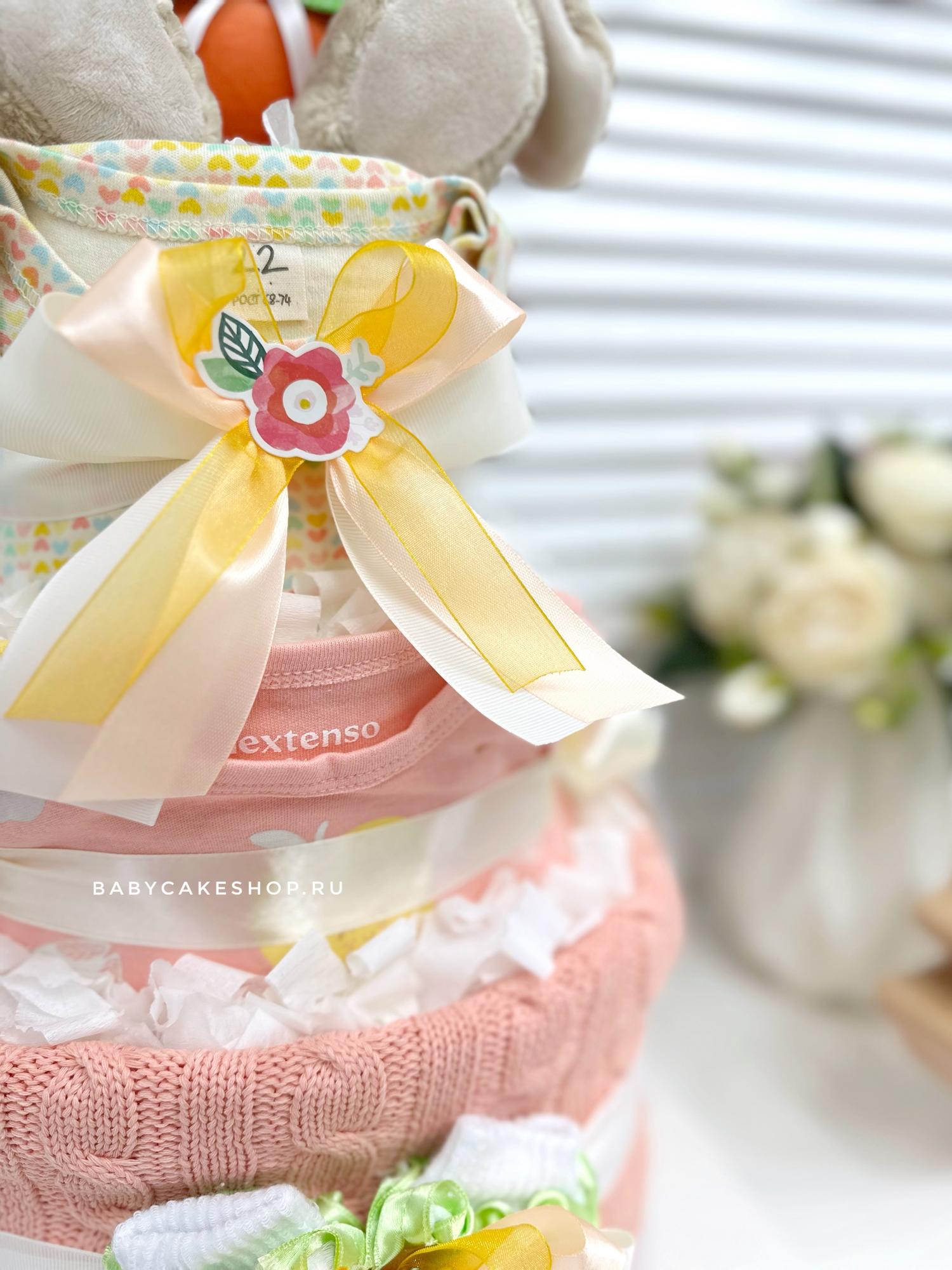 Торт из памперсов подгузников для девочек с пледом «Морковка»