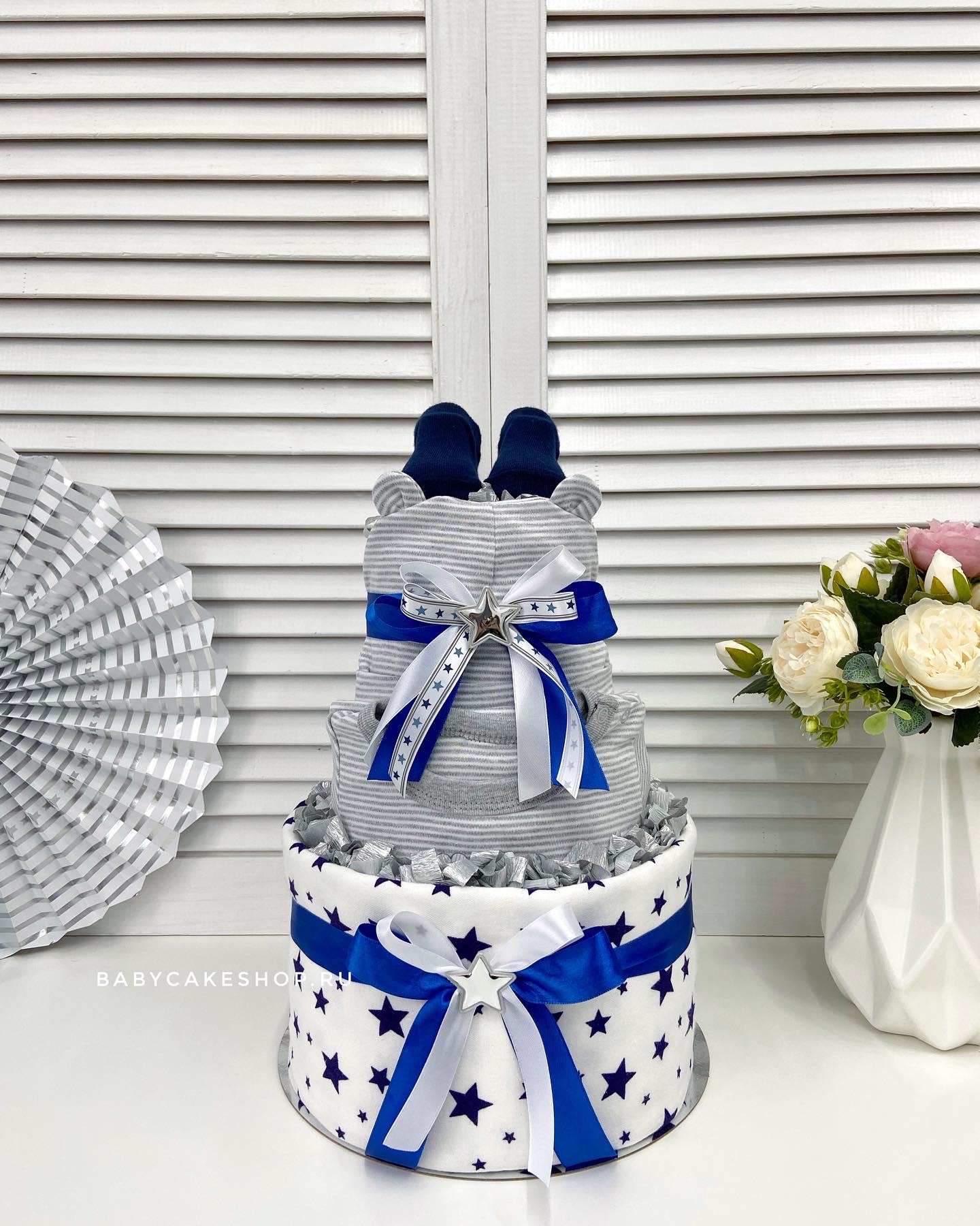 Торт из памперсов подгузников для мальчика «Серый слон»