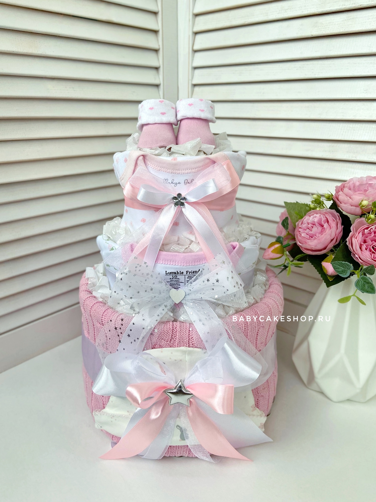 Торт из памперсов подгузников для девочки с пледом «Розовое облачко»