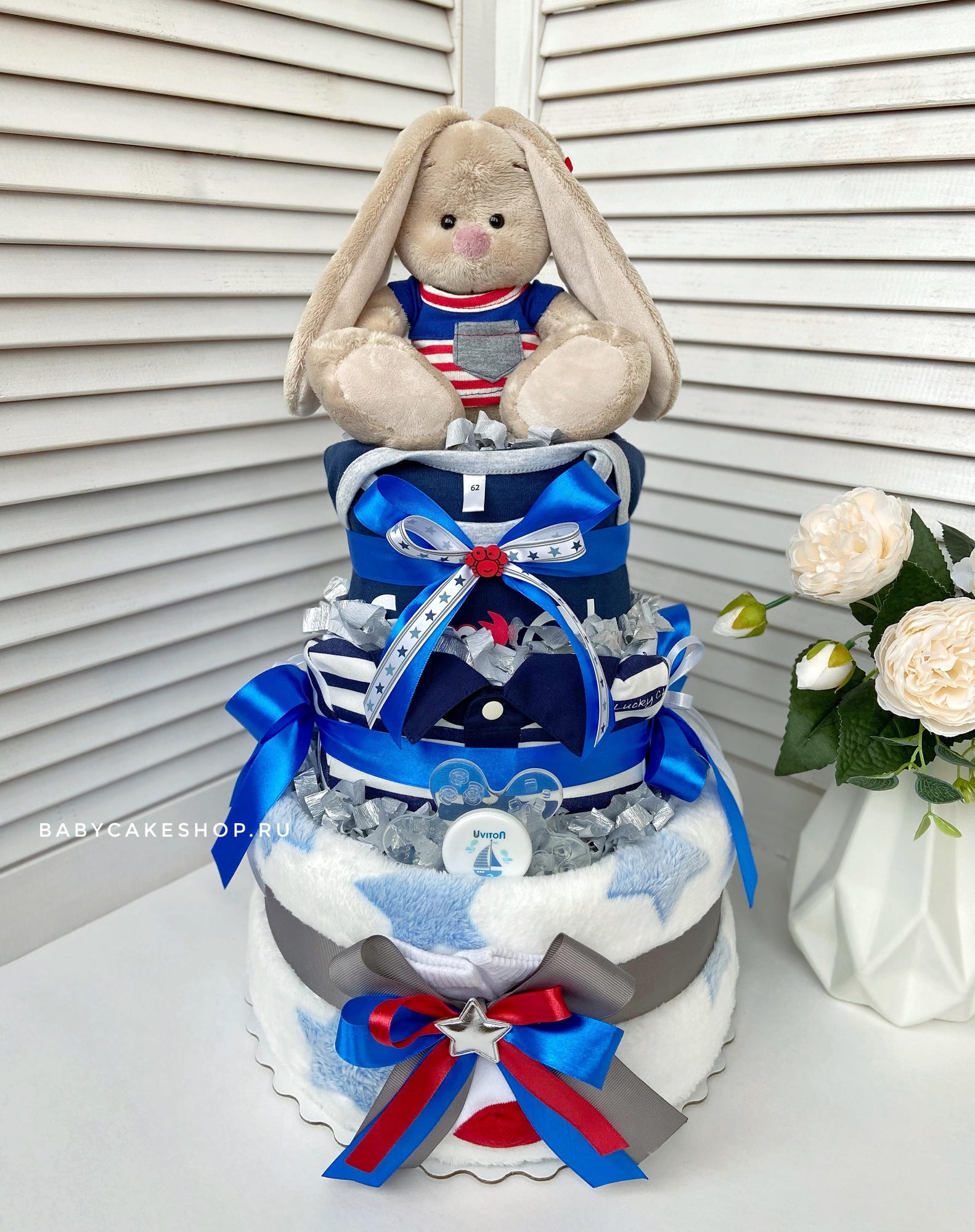 Торт из памперсов подгузников для мальчика «Зайка Ми морячок»