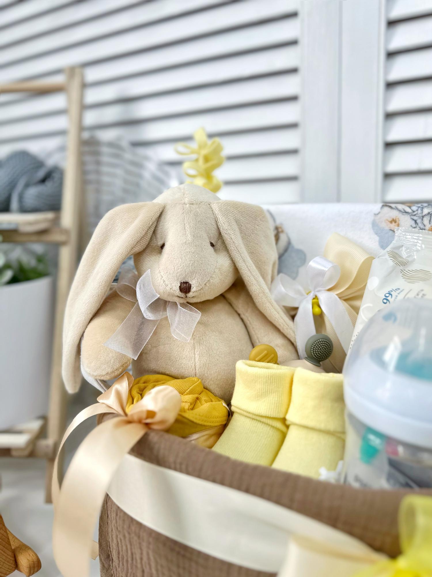 Подарочный набор корзина универсальная для ребёнка «Зайка»