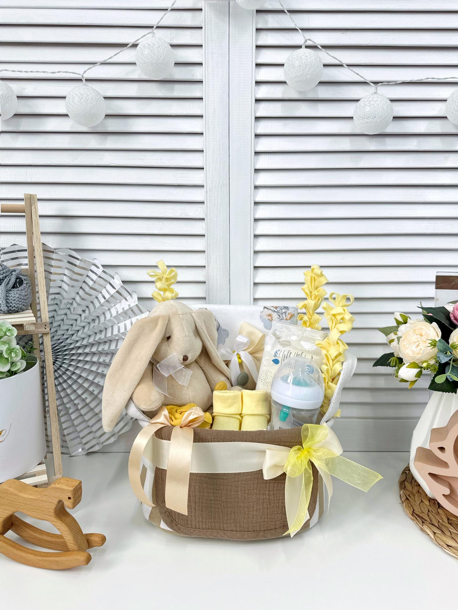 Подарочный набор корзина универсальная для ребёнка «Зайка»