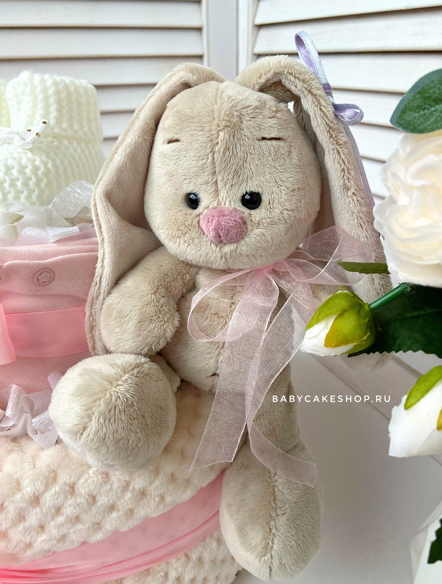 Торт из памперсов подгузников для девочки с игрушкой «Зайка Ми»