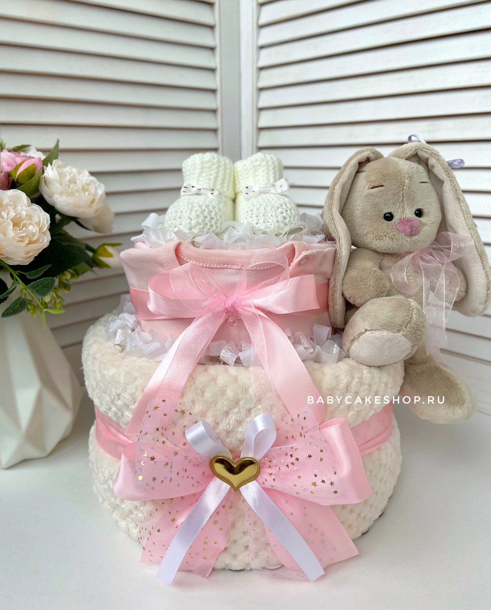 Торт из памперсов подгузников для девочки с игрушкой «Зайка Ми»