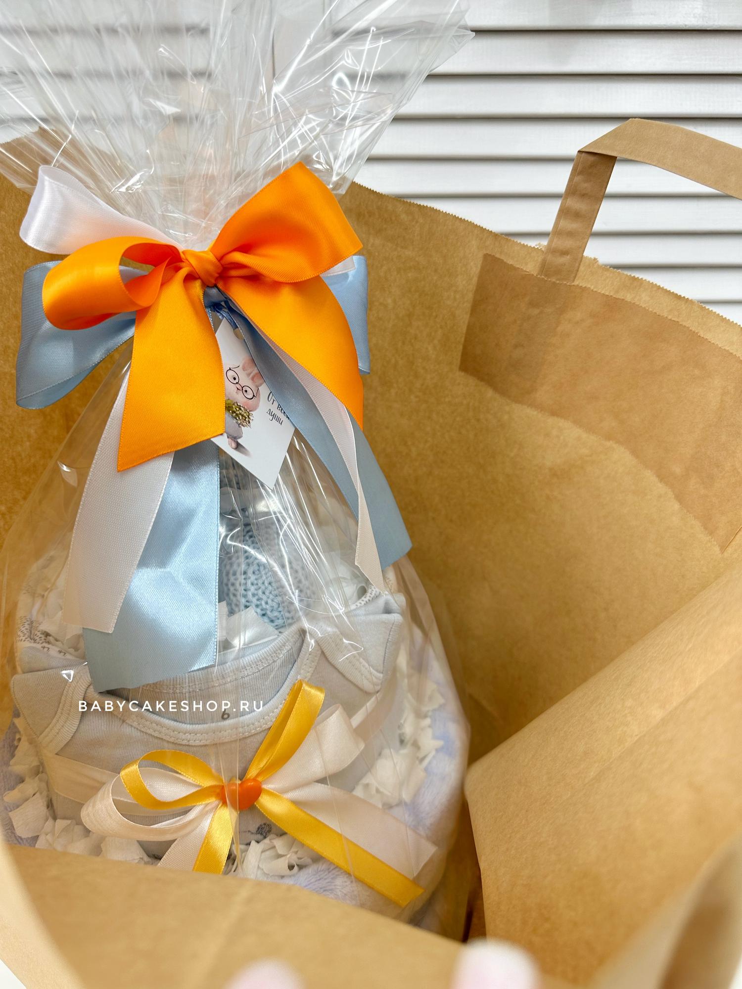 Торт из памперсов подгузников для мальчика с пледом «Рыжий»