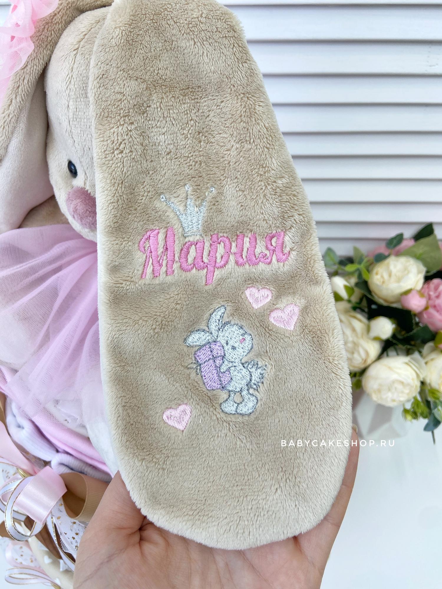 Торт из памперсов подгузников для девочки с именной игрушкой «Большая зайка балерина»