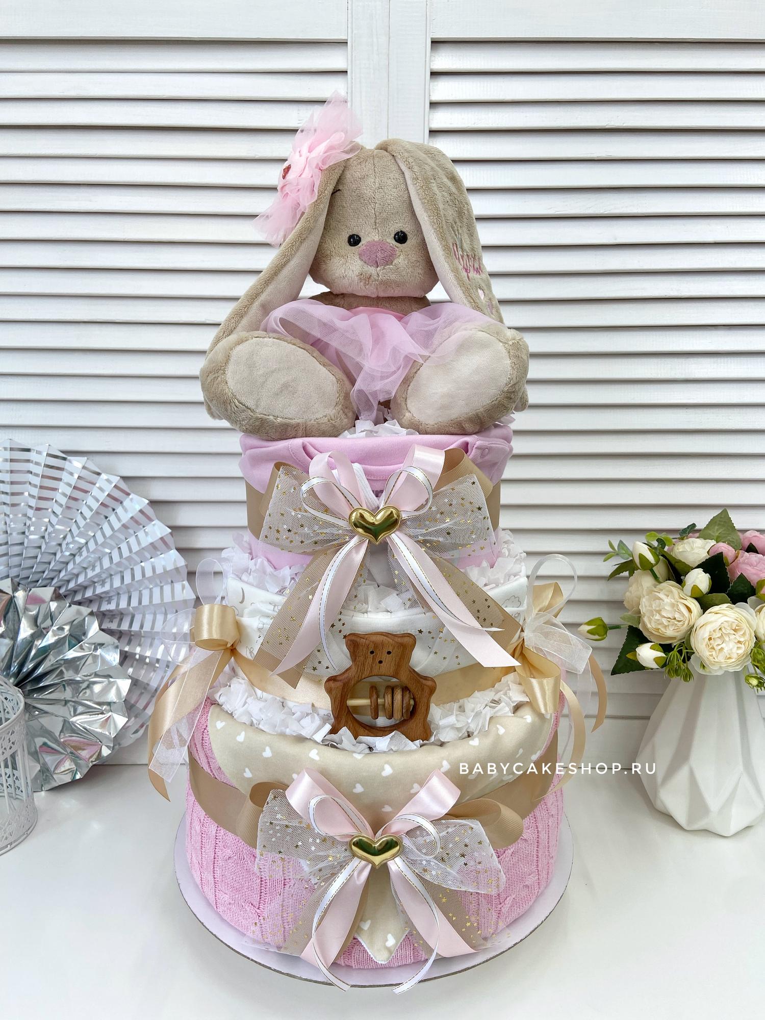 Торт из памперсов подгузников для девочки с именной игрушкой «Большая зайка балерина»