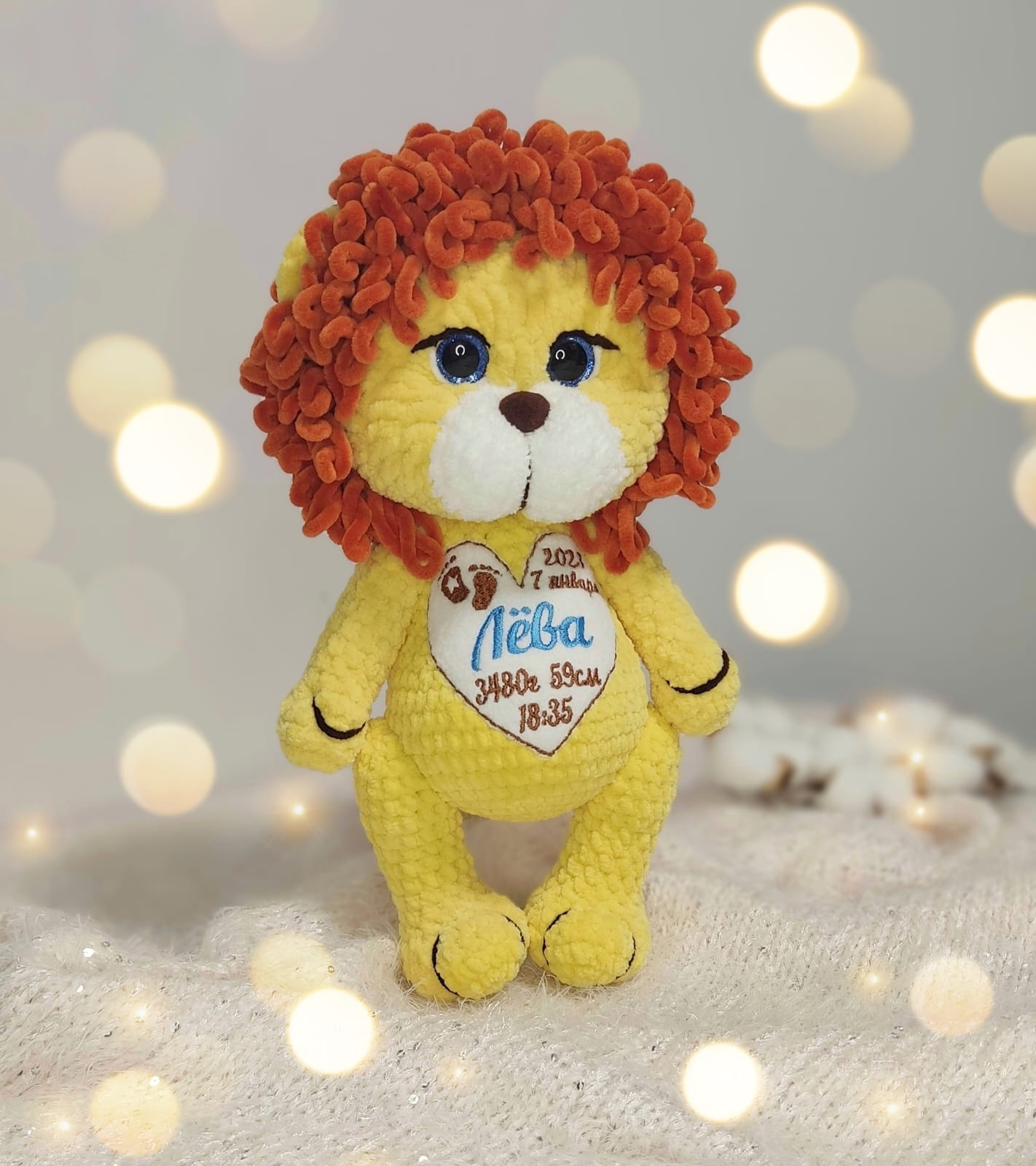 Вязаная мягкая игрушка ручной работы "Лёва"
