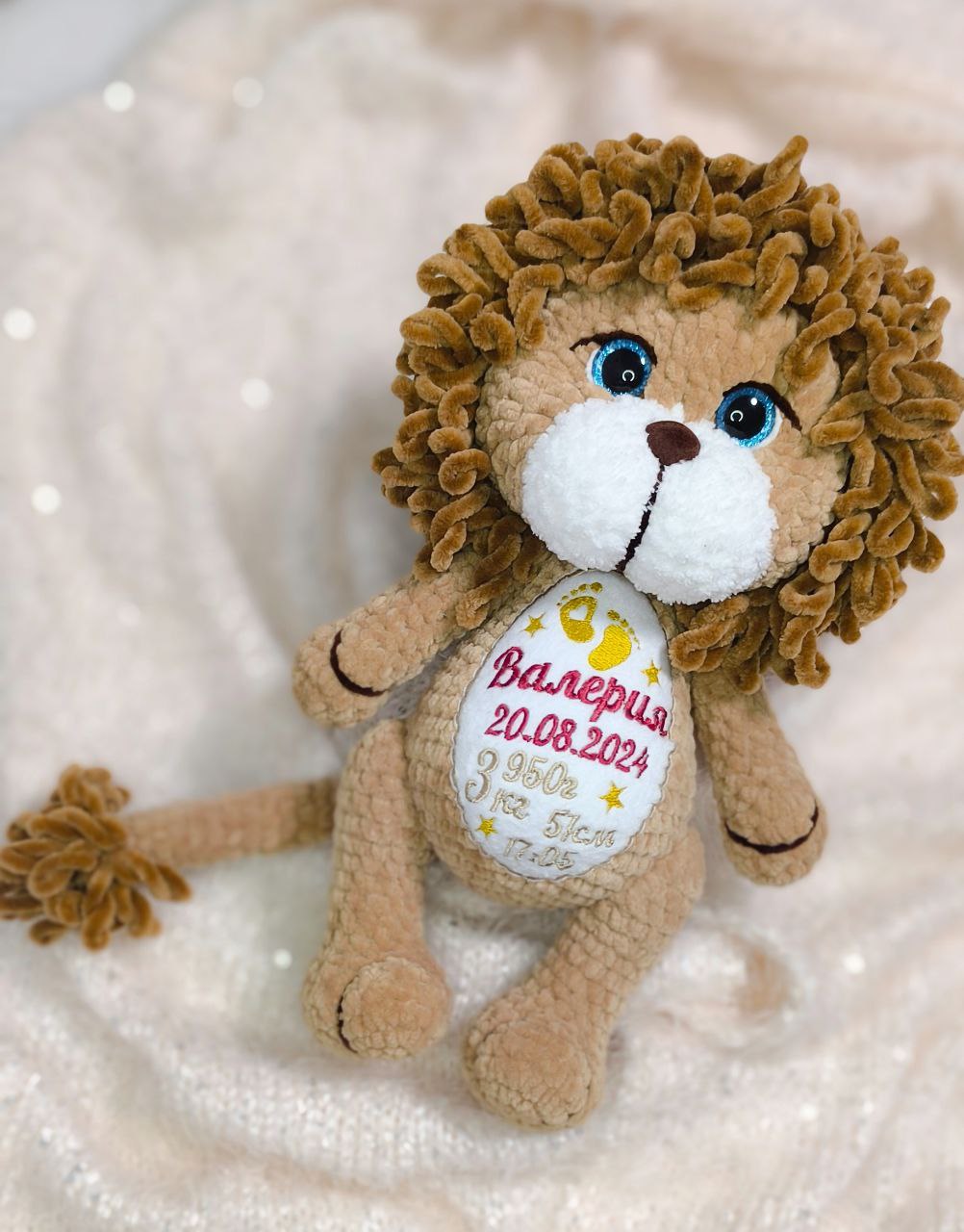 Вязаная мягкая игрушка ручной работы "Лёва"