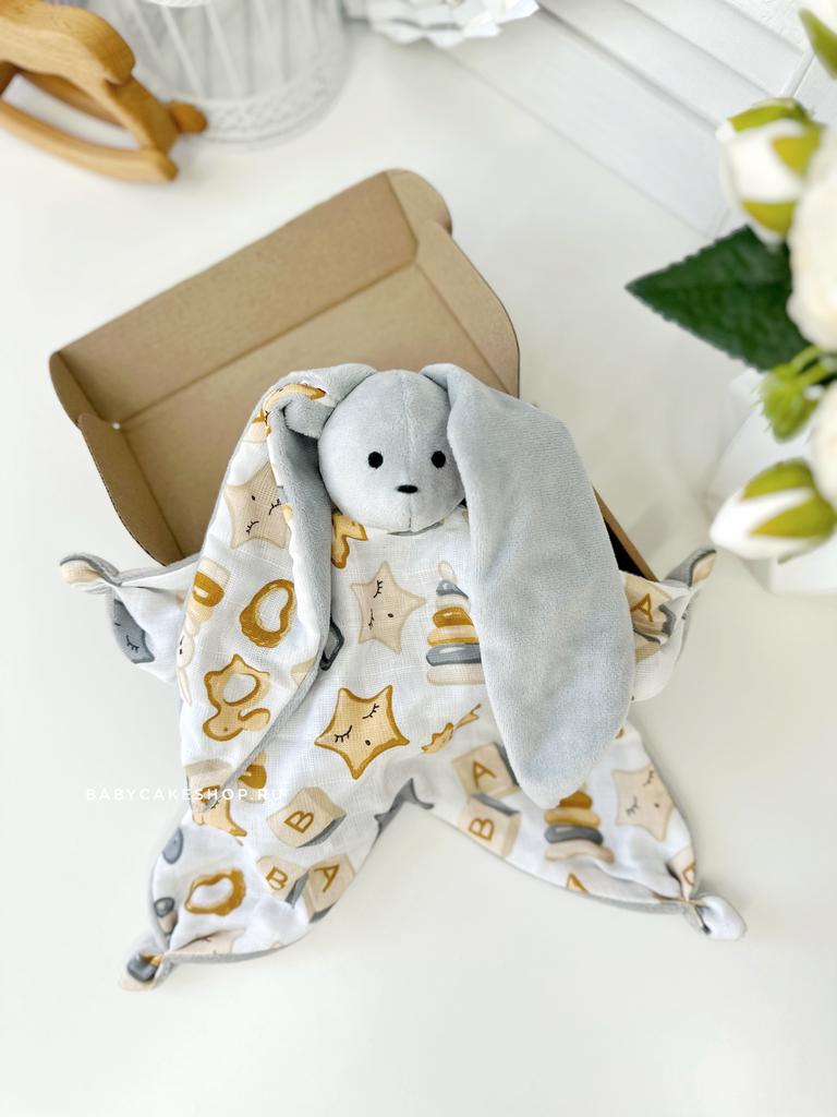 Комфортер первая мягкая игрушка ручной работы «Серый зайчик с игрушками»