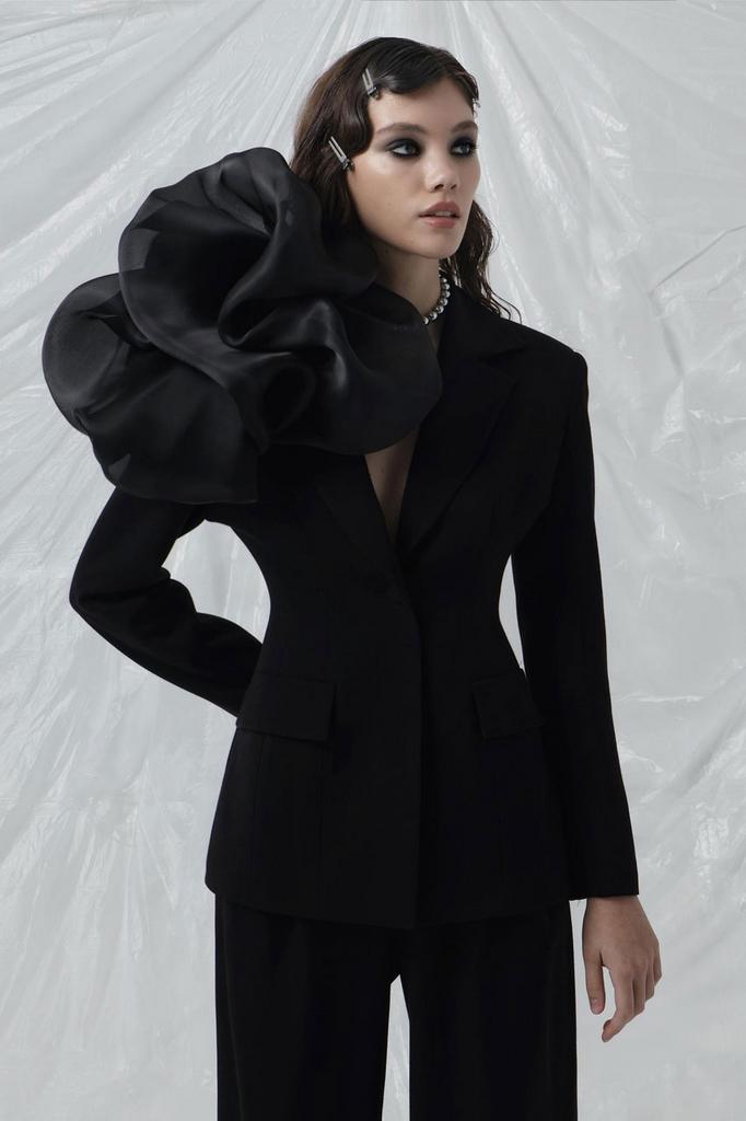 ПРИТАЛЕННЫЙ ЖАКЕТ BLACK