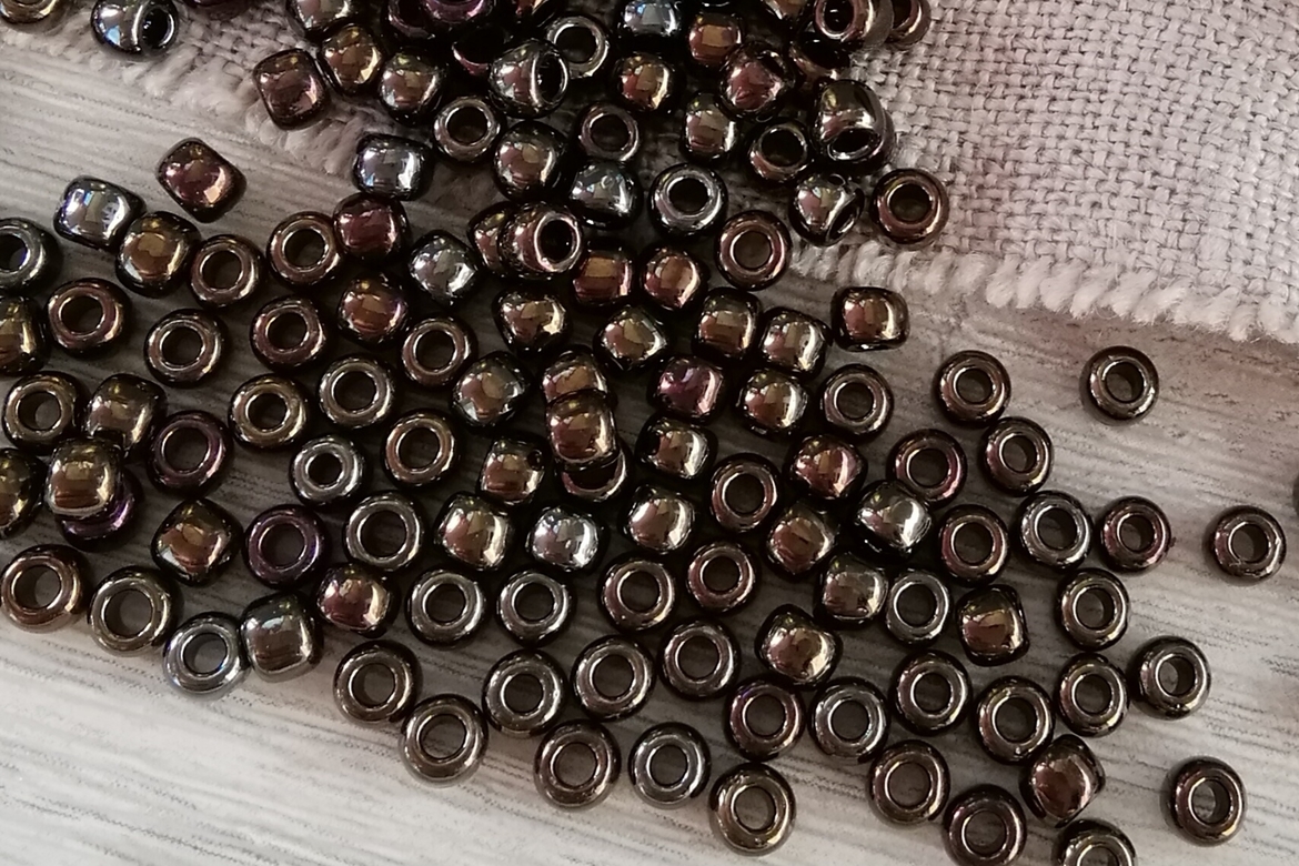 Бисер Toho Round 6/0 (bt6r83)