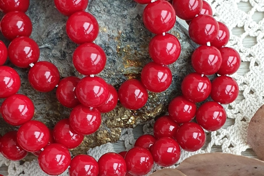 красный коралл бусины