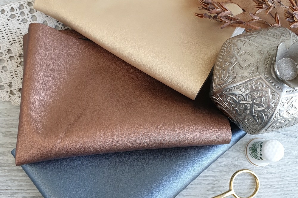 кожа для брошей