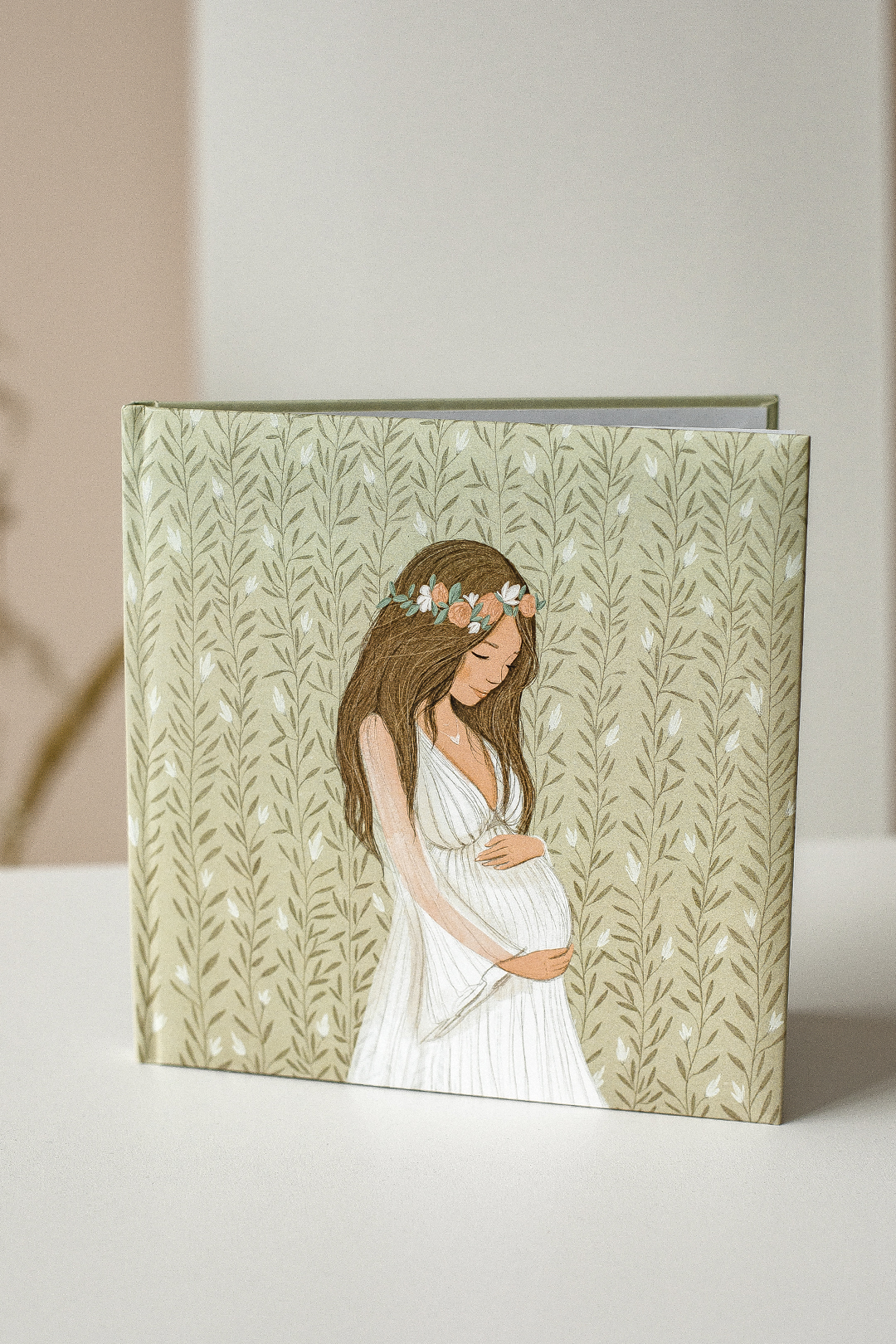 Альбом "Беременный" брюнетка