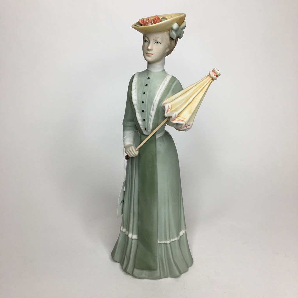 Фигура Royal Dux Богемия бисквитный фарфор 1970-1992