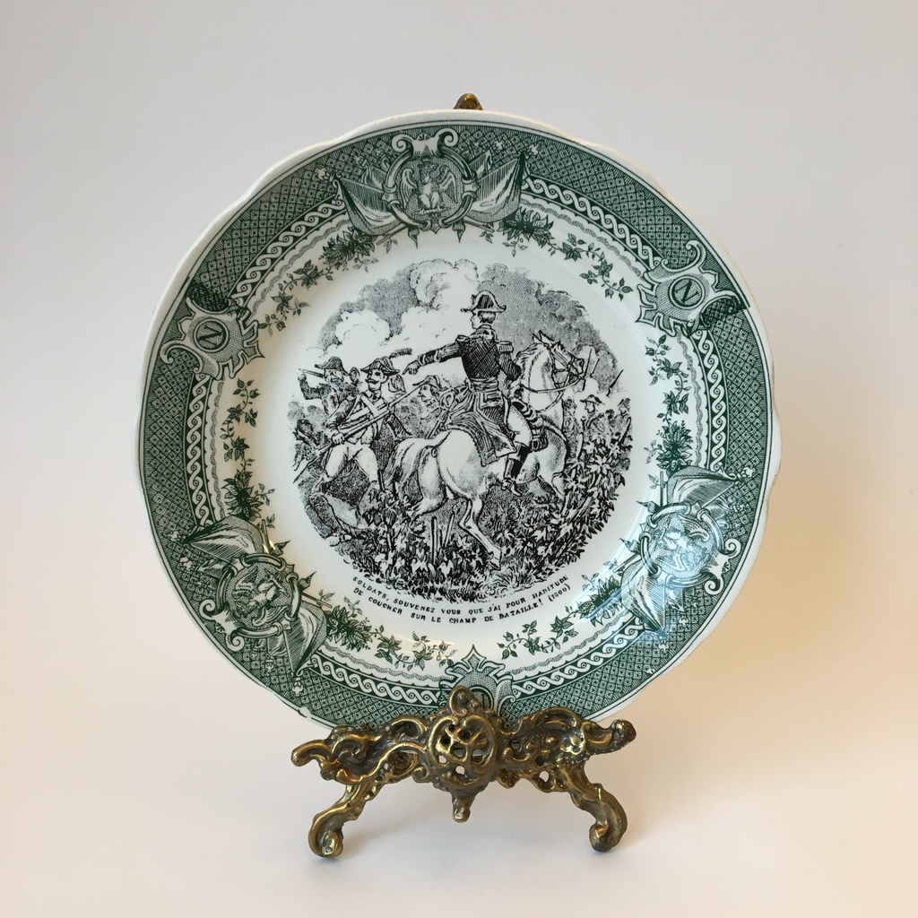 Тарелка пирожковая "Наполеон и солдаты 1800 год" Sarreguemines Франция 1900-е фаянс 18 см