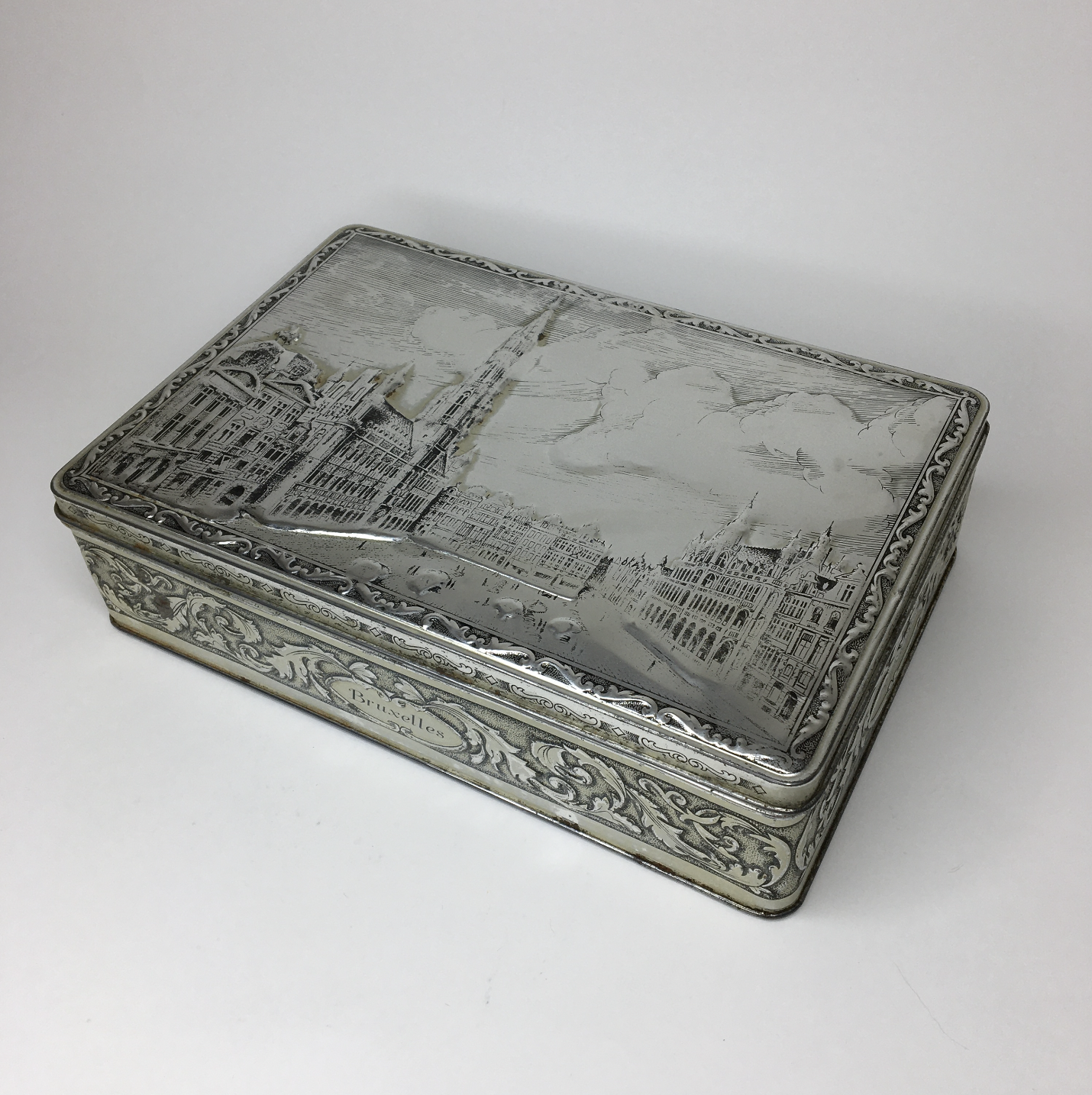 Жестяная коробка Bruxelles 26 см