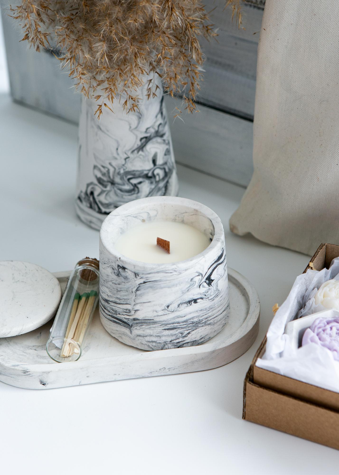 Ароматическая свеча в конусе "black-white"