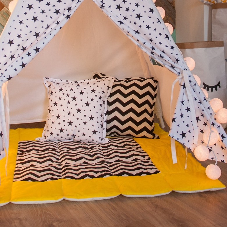 Игровой коврик "Чёрный зигзаг"(жёлтая окантовка) 110*110см/130*130см