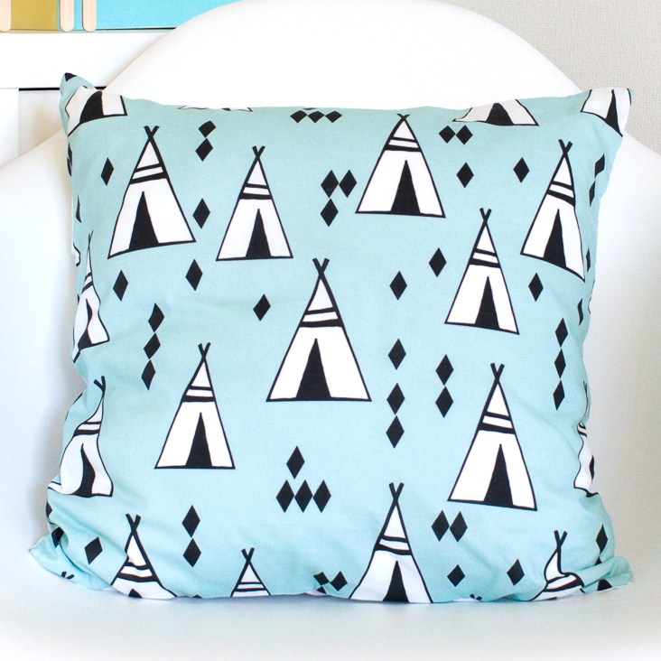 Подушка "Мятные вигвамы"