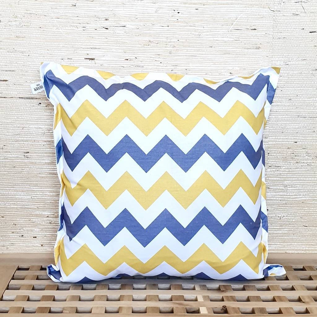 Подушка "Жёлто-серый зигзаг"