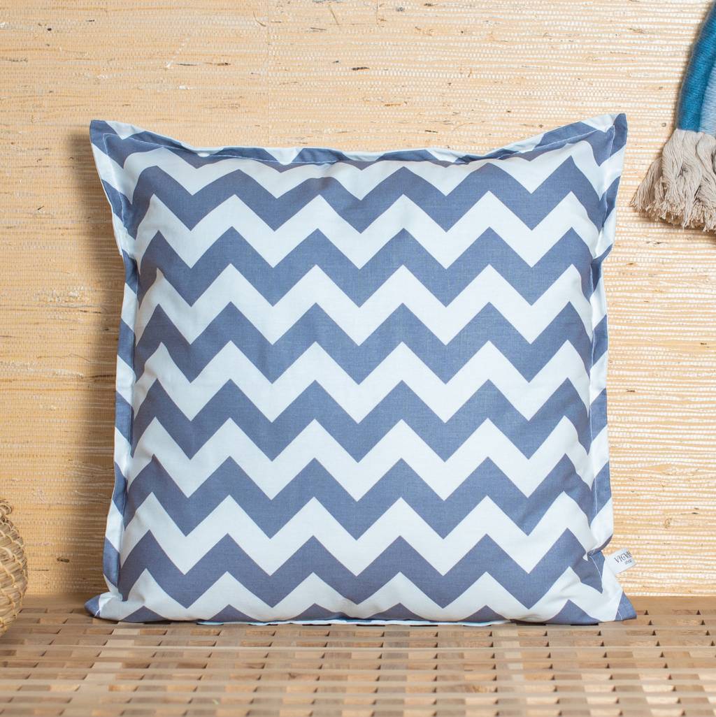 Подушка "Серый Зигзаг"