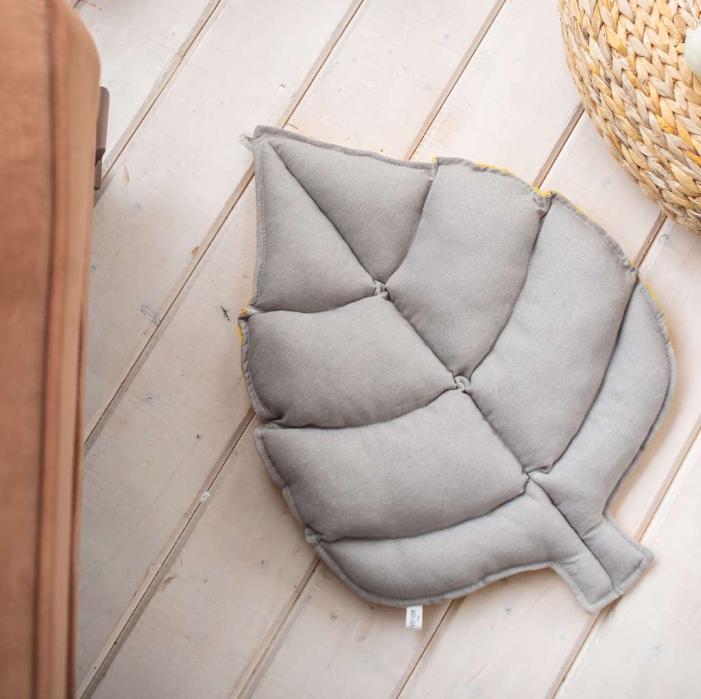 Игрушка-подушка "Листик" (серый)