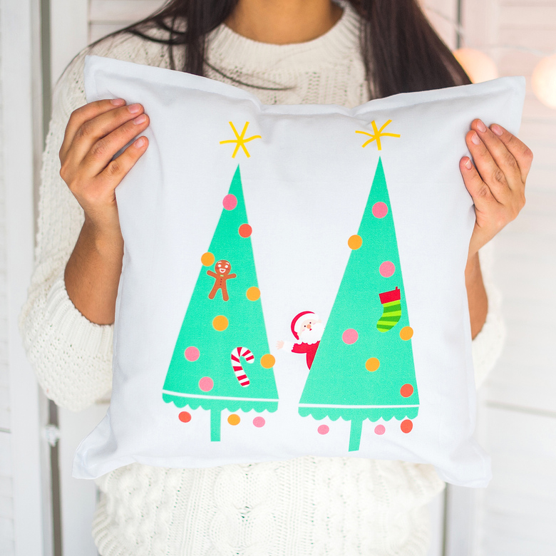 Подушка "Нарядные ёлочки"
