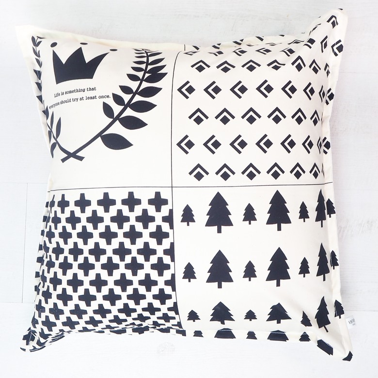 Подушка 50*50 "Черно-белая"