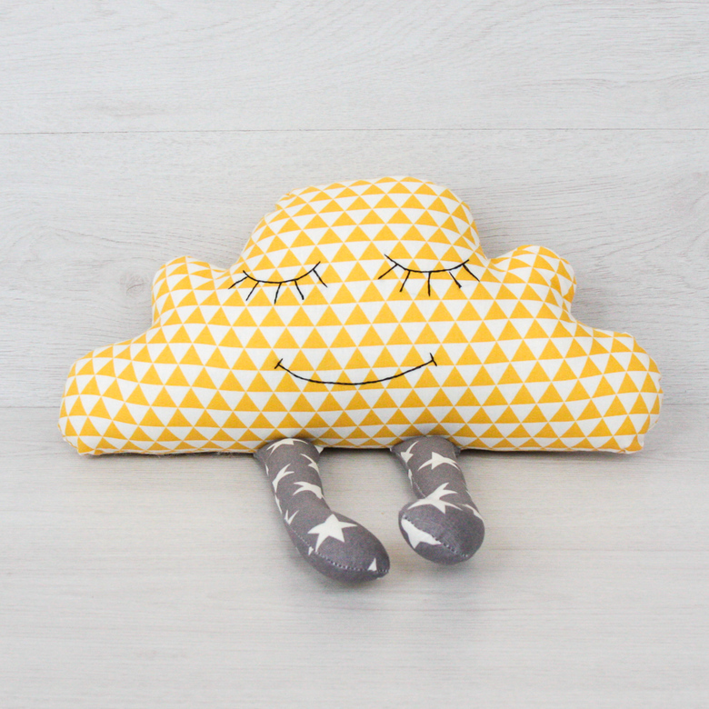 Игрушка "Облачко" в желтые треугольники с ножками