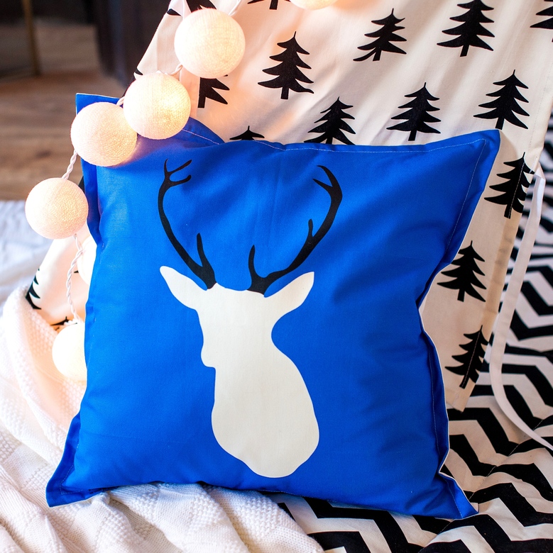 Подушка "Олень"