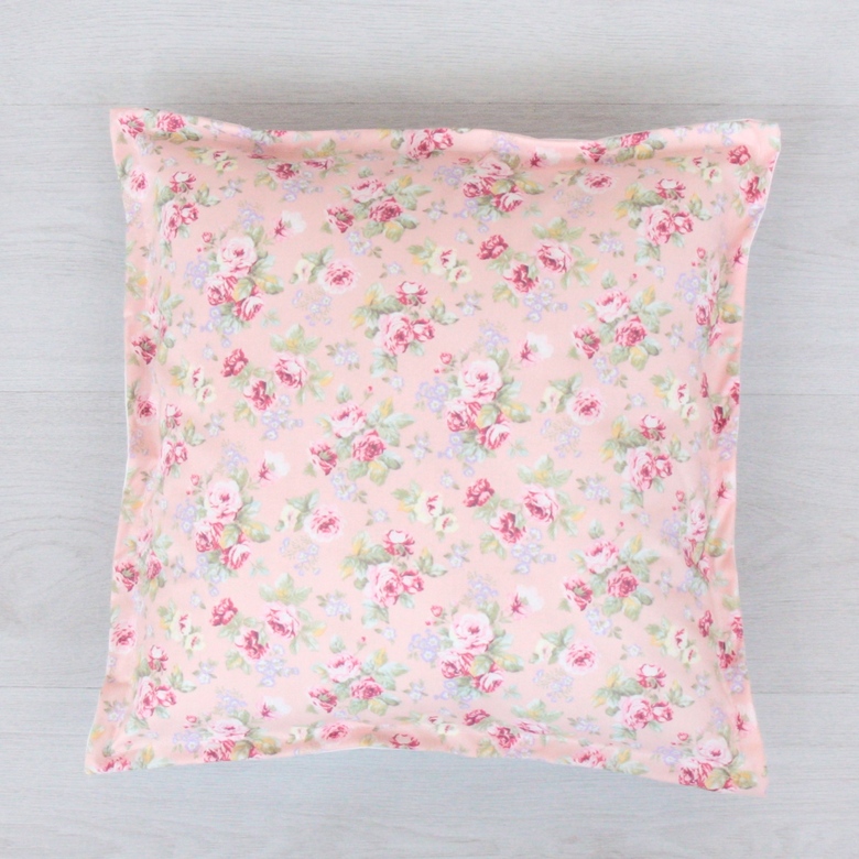 Подушка "Розовые цветы"