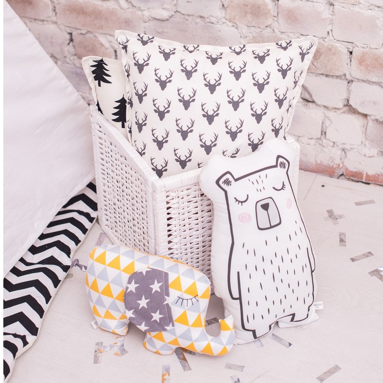 Подушка "Силуэт Оленя"