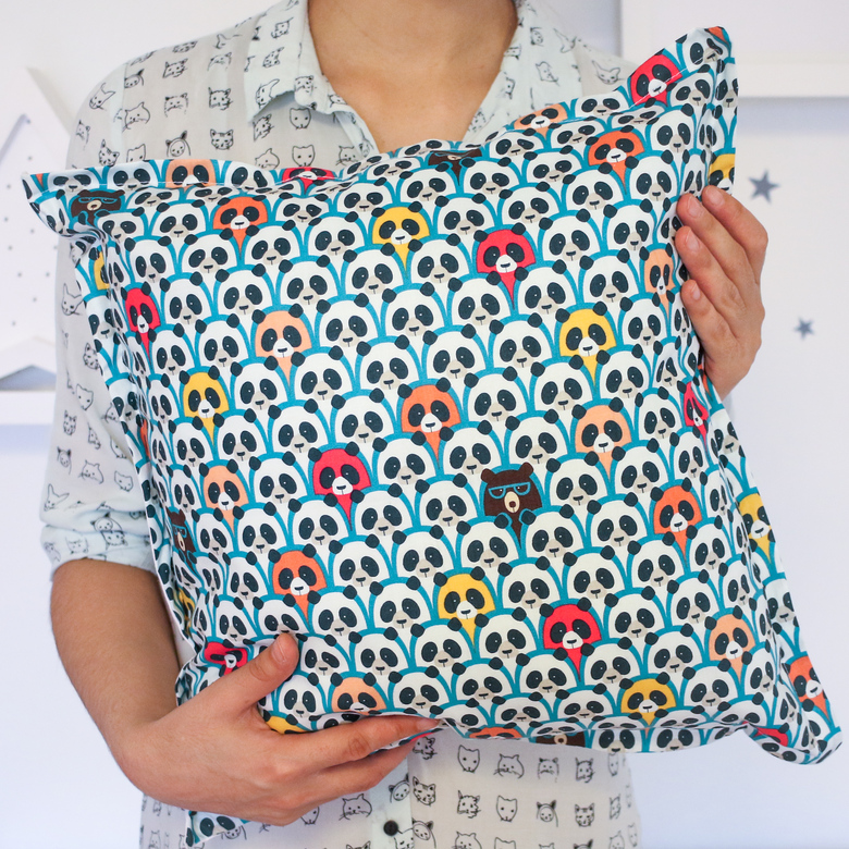 Подушка "Мордочки панд"