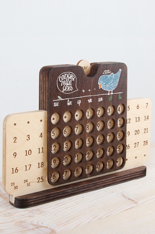 ВЕЧНЫЙ КАЛЕНДАРЬ НАСТОЛЬНЫЙ С МЕСЯЦАМИ