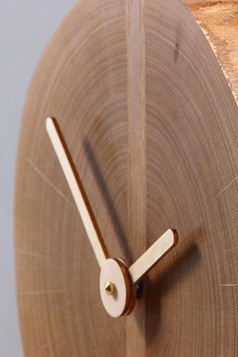 ЧАСЫ ИЗ СРЕЗА ДЕРЕВА