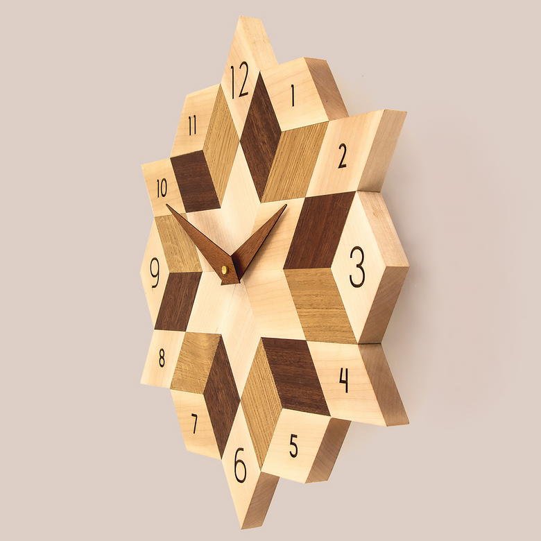 ЧАСЫ С КУБИЧЕСКИМ ОРНАМЕНТОМ d 37 см