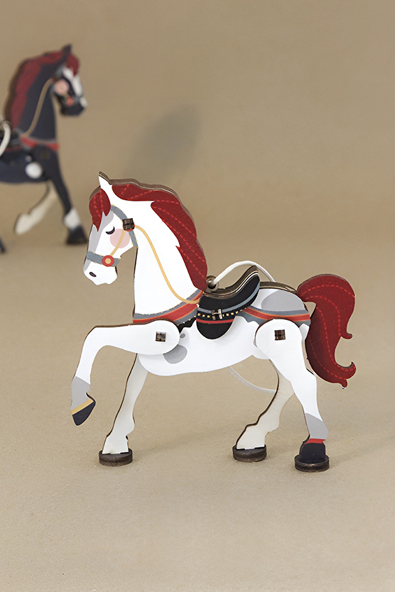 БЕЛАЯ ЛОШАДКА