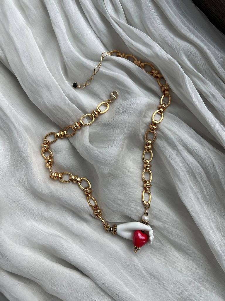 Колье - ладошка с сердцем