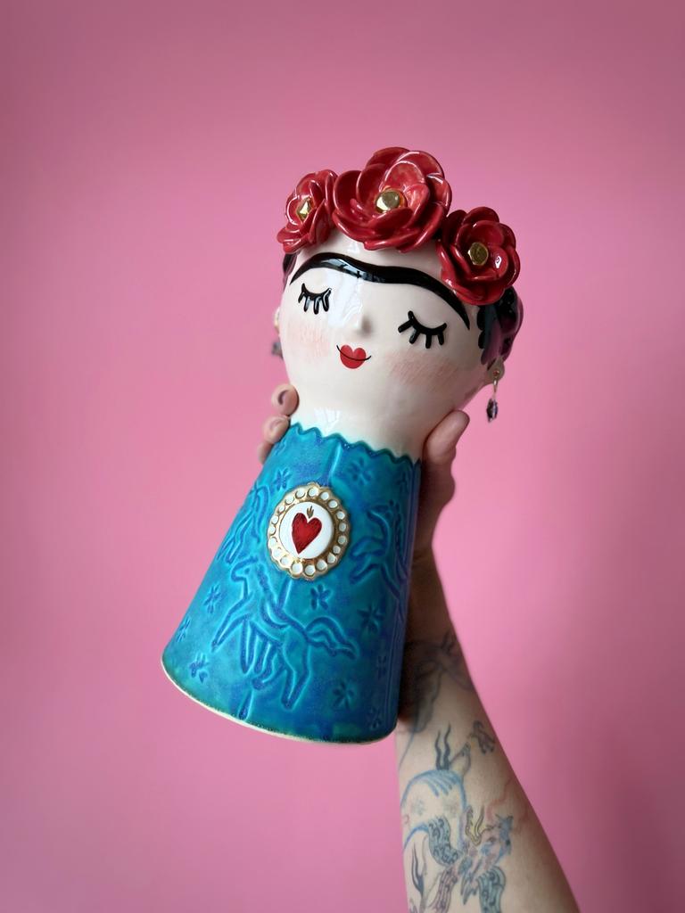 Фрида Карусель с лошадками