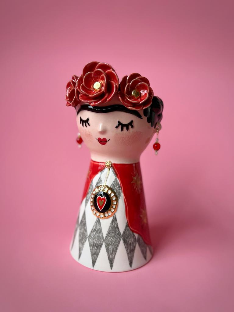 Фрида Красный плащ