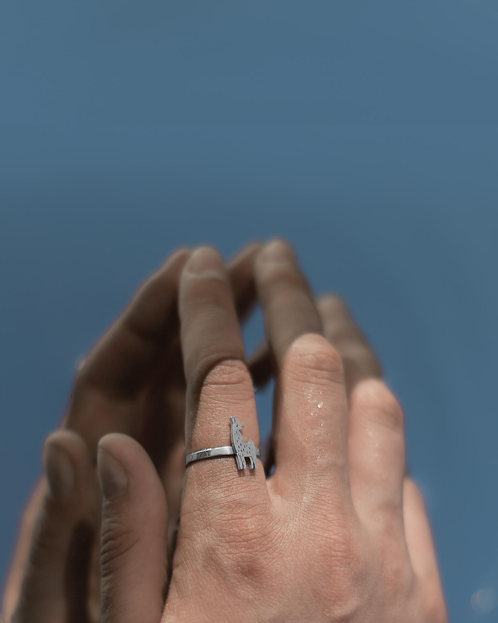 Лама кольцо